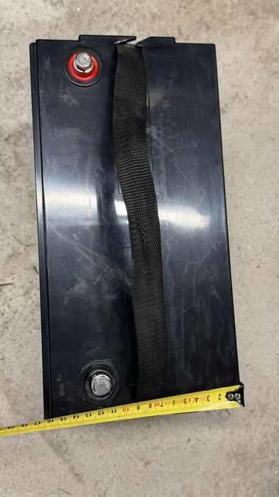 Продавам 2бр. Тягови акумулатори.