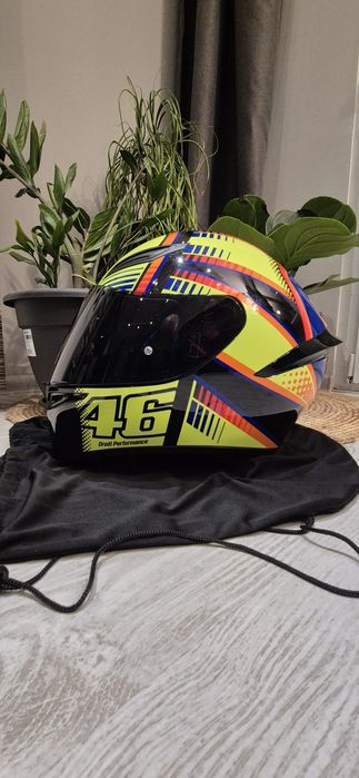 Продавам каска AGV K1 Soleluna Valentino Rossi VR 46