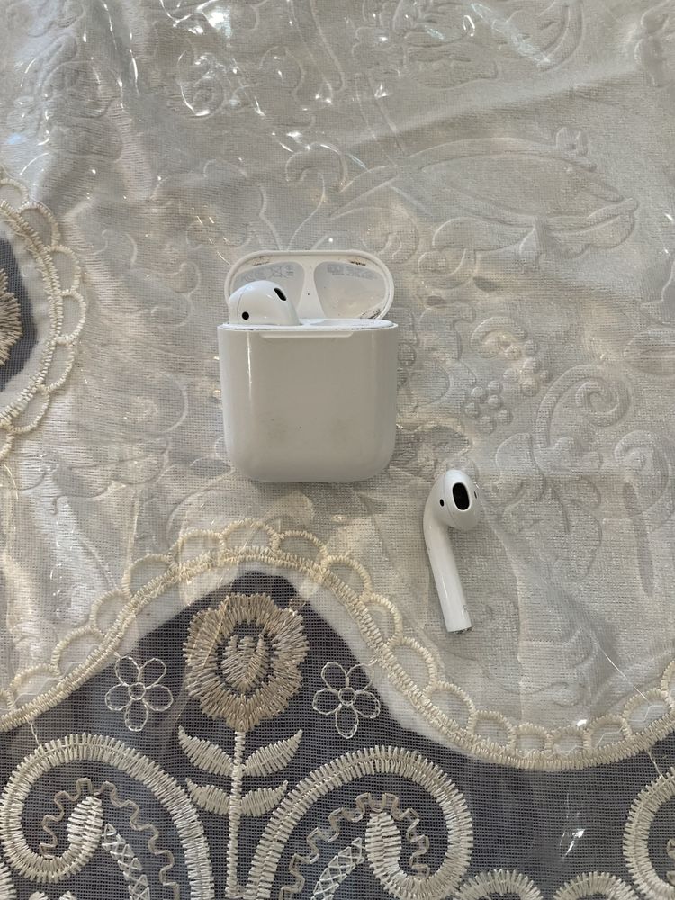продам эйрподсы 2 оригинал