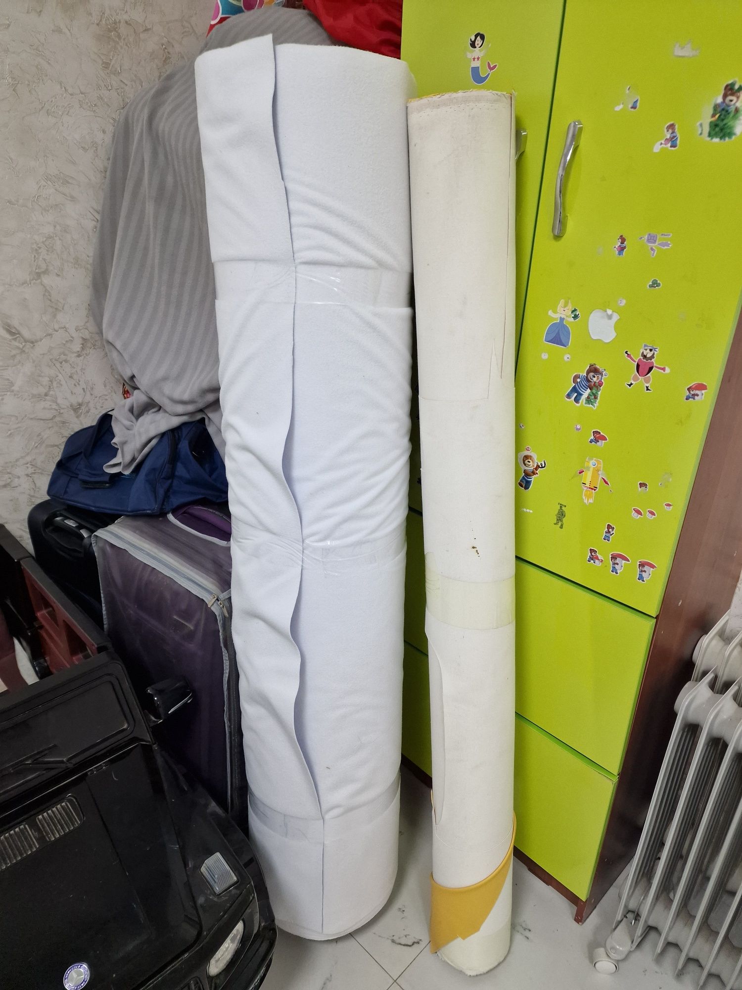 Продам экокожу синий и желтый
