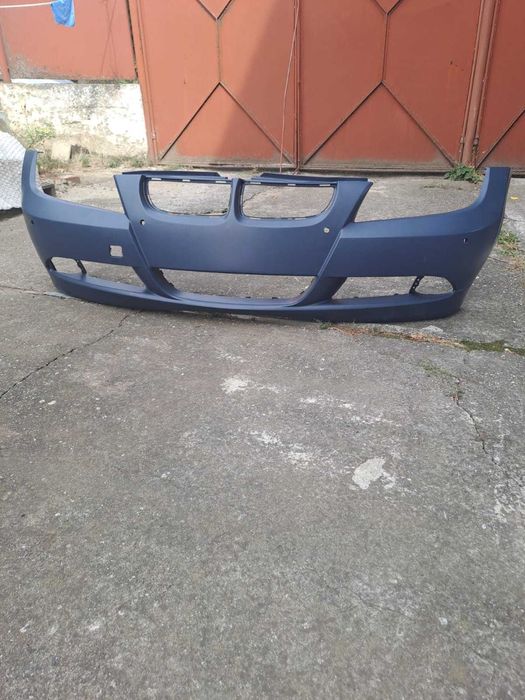 Vând masca fata BMW E90