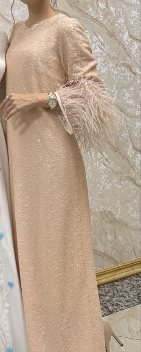 Платье Malli с перьями