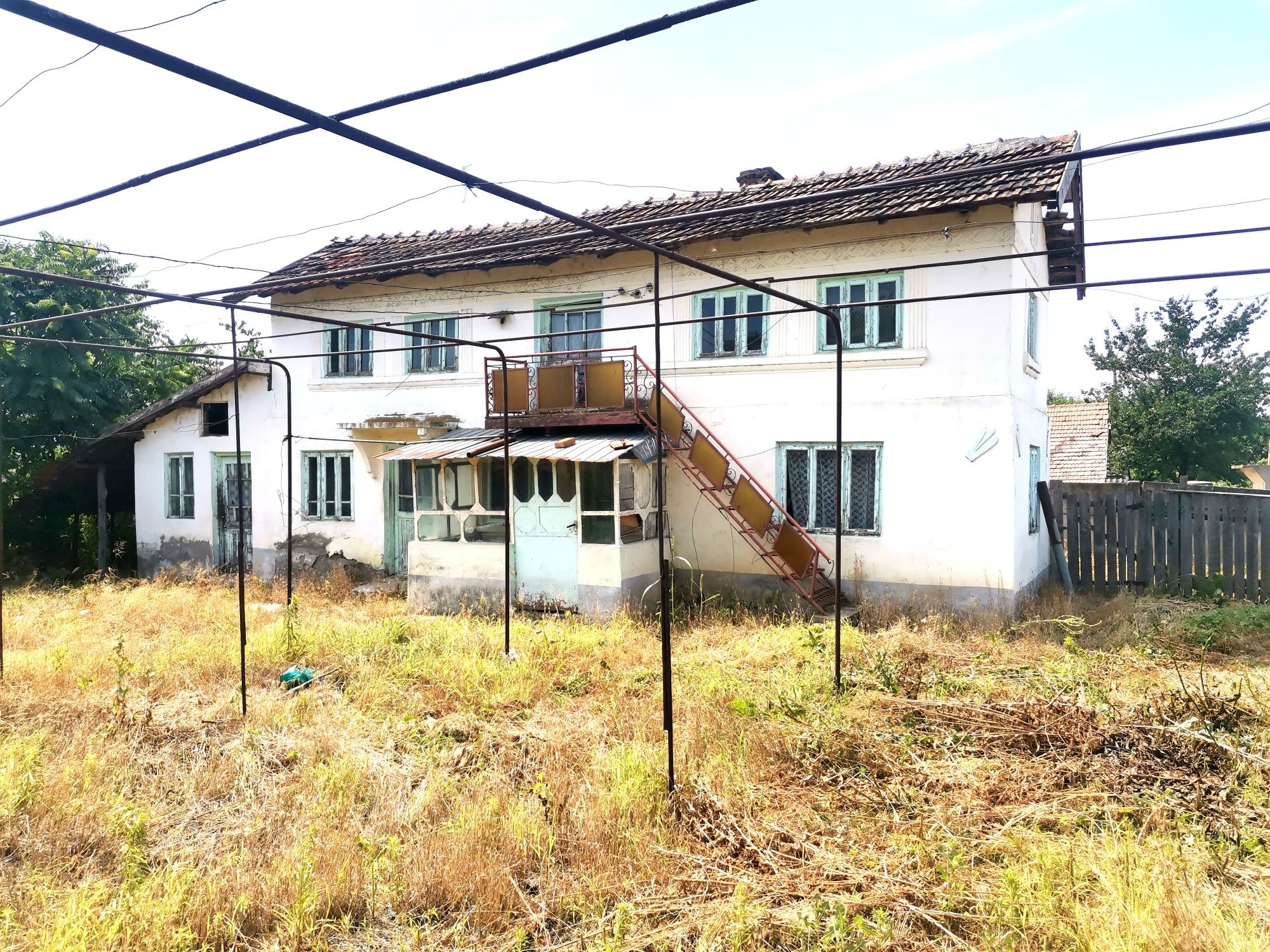 Casa,teren 2550 mp Sat Secui Com Teasc, 15 km de Craiova. 
1Casa, tere