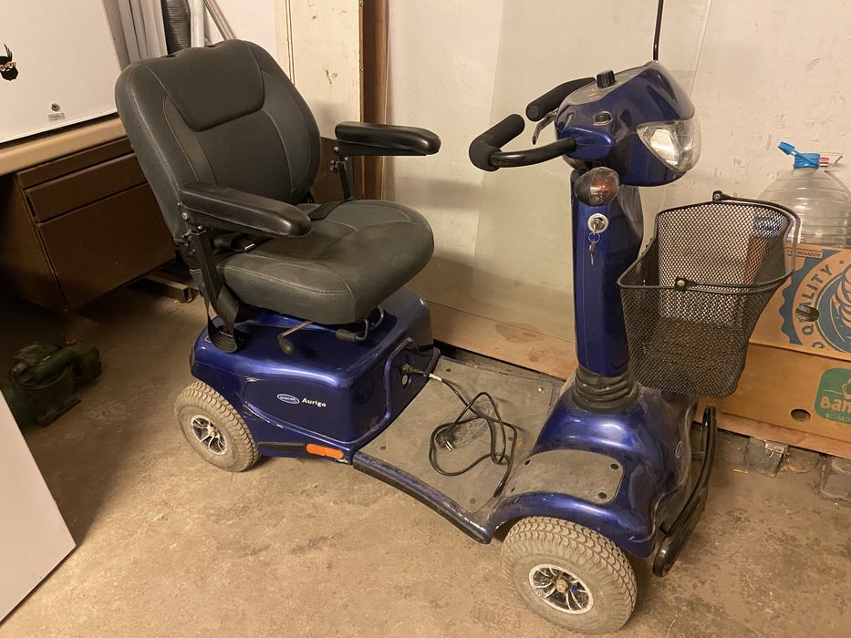 Инвалидна количка скутер Invacare Auriga