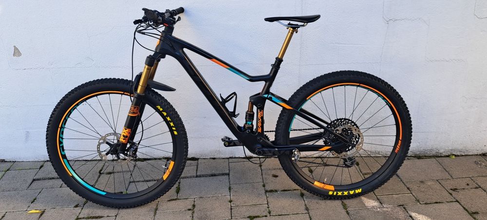 Bicicleta full suspension