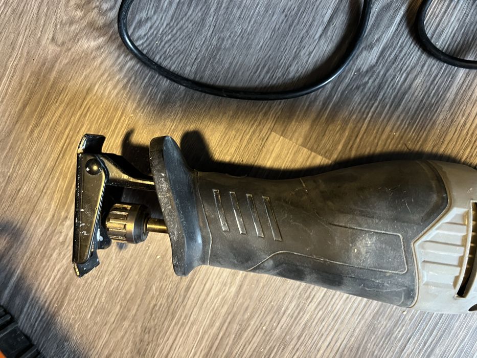 Fierăstrău tip sabie FXA 800W