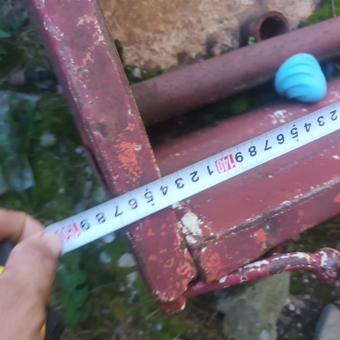 Vind benă pt o remorcuță și punți 4x4  motoagricolă 4x4 roție a 650R13