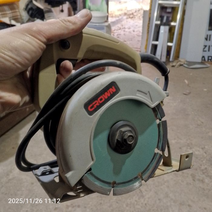 Циркулярная пила CROWN (Пчёлка)