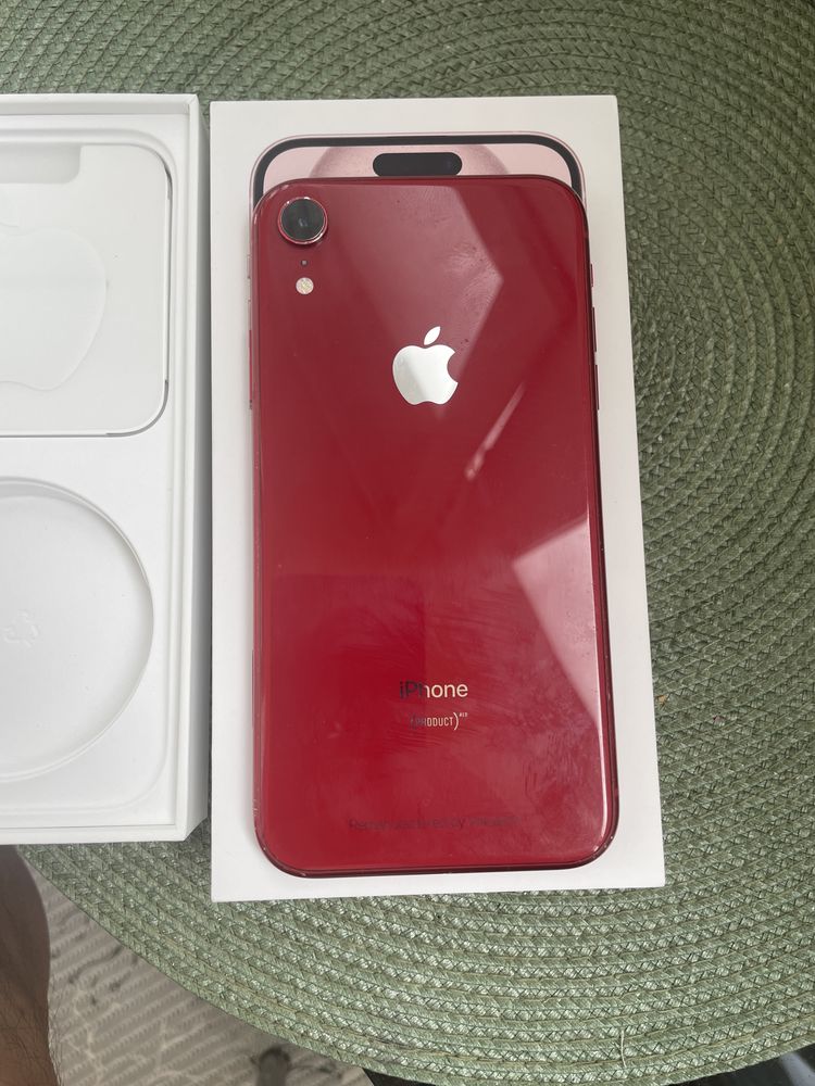 De vanzare iPhone XR RED,,64 GB