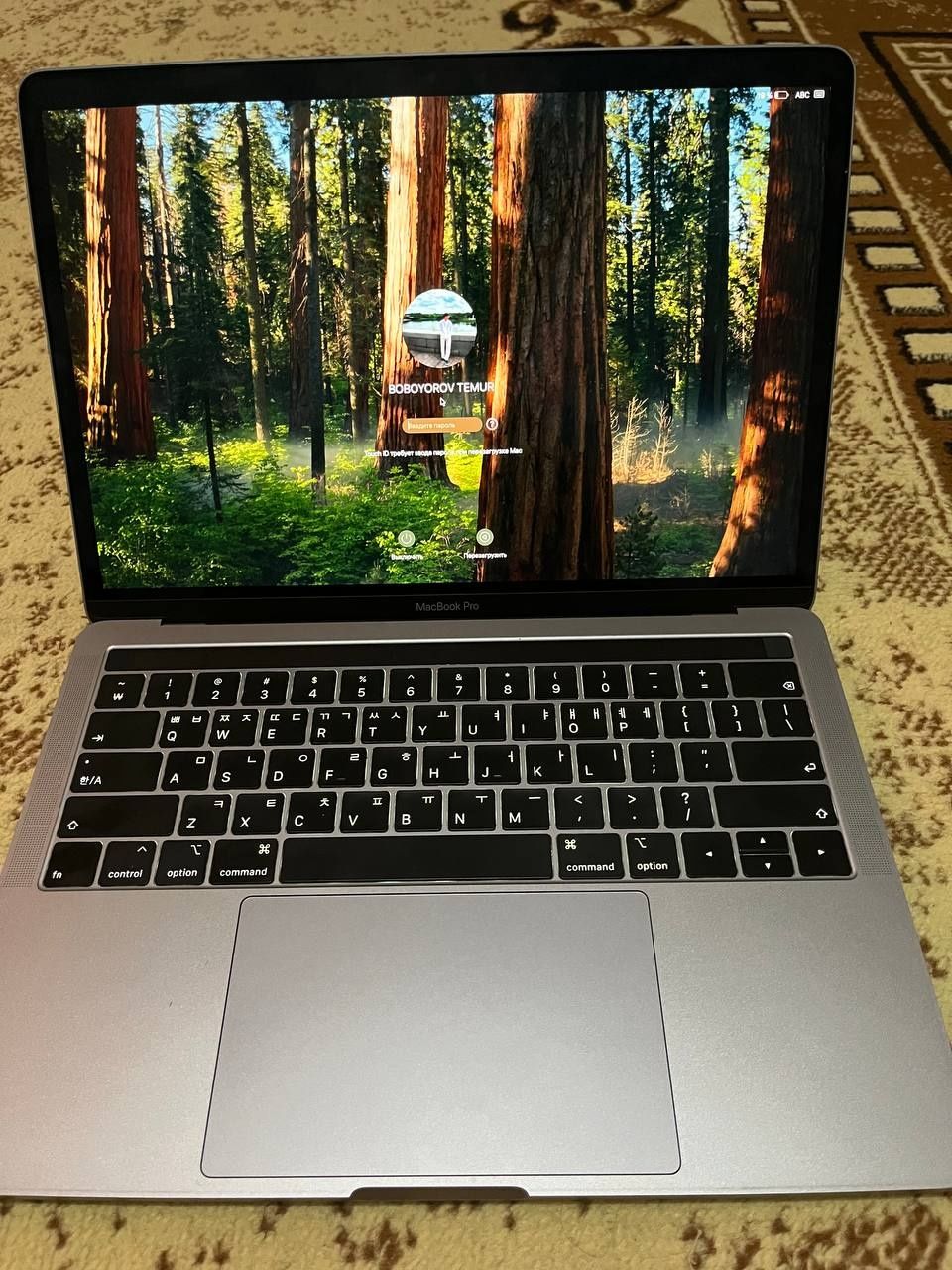 Macbook sotiladi