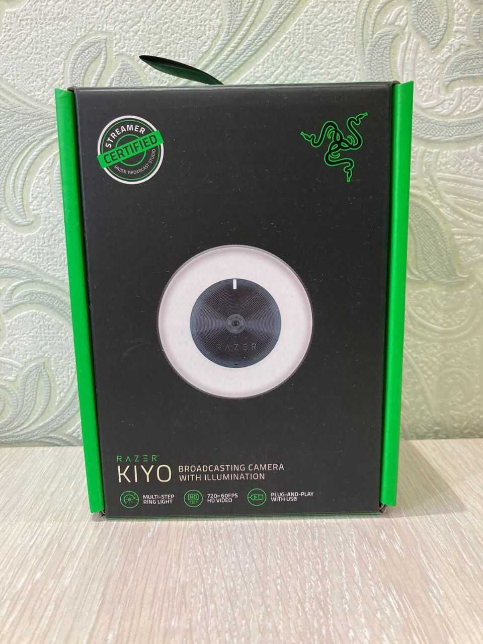Вебкамера для стримов Razer kiyo в хорошем состоянии