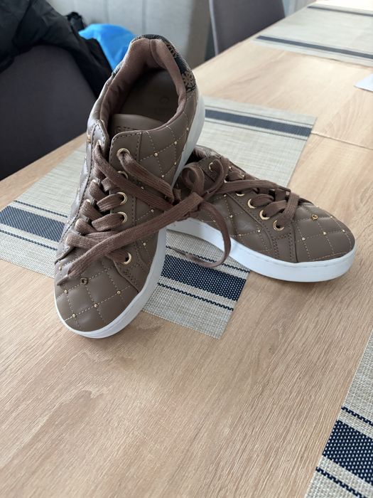 Запазени Обувки