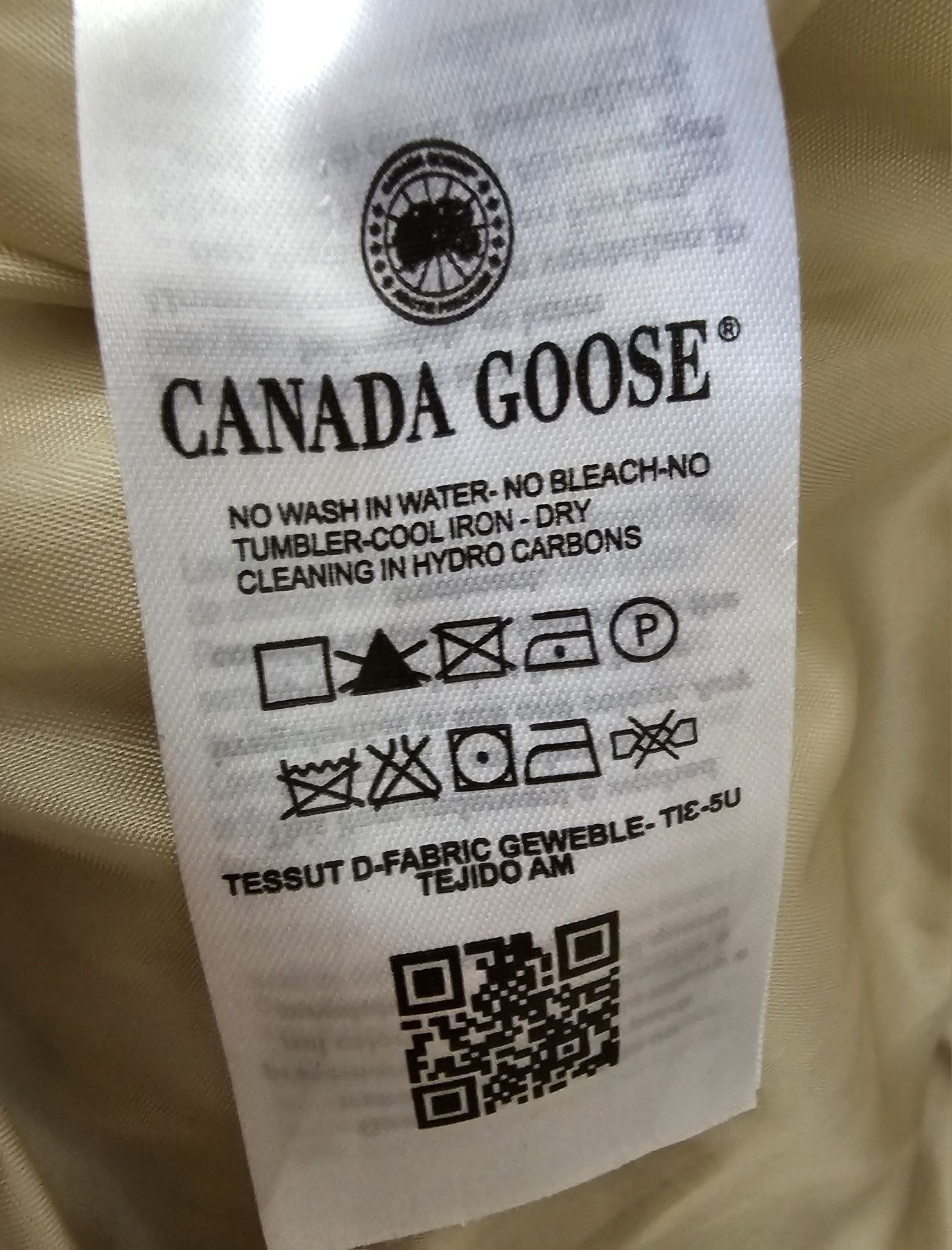 Пуховик - безрукавка оригинал Canada Goose, размер S, бежевый