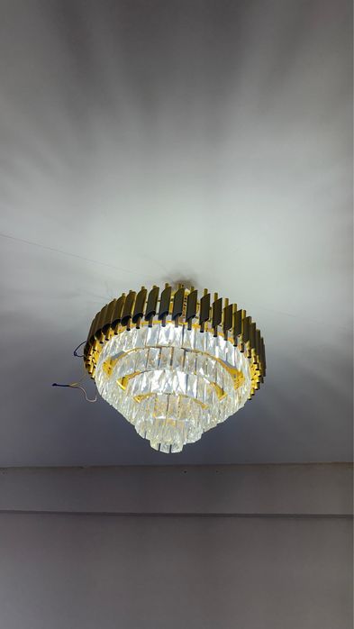 Продается люстра