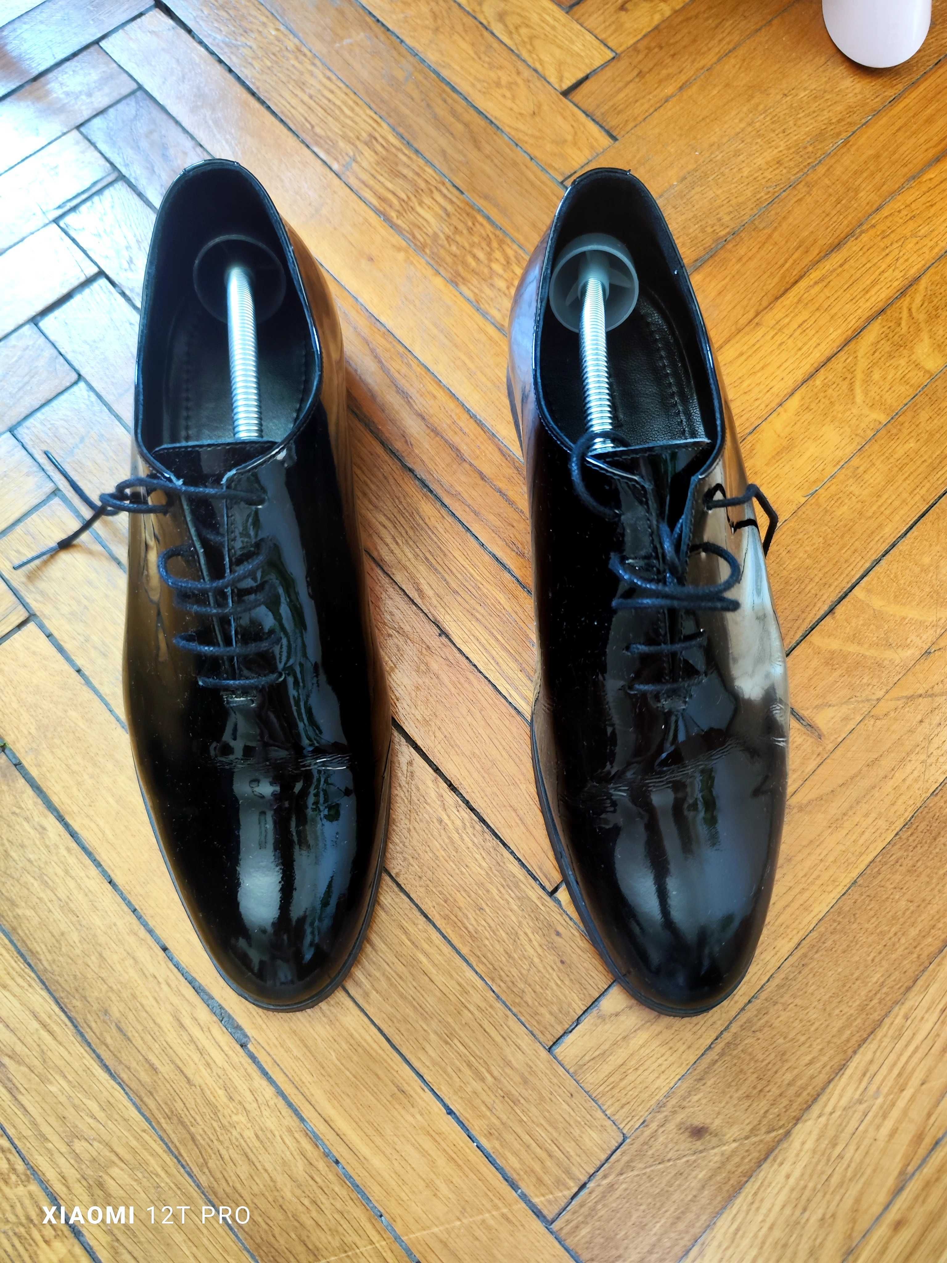 Pantofi ceremonie