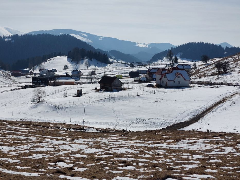 Nou ... Vând teren INTRAVILAN în Fundata.