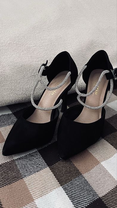 Туфли на каблуках