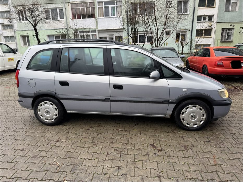 Vand Opel Zafira, 1.6 , 16V, benzina, EURO 4, 7 locuri, culoare gri