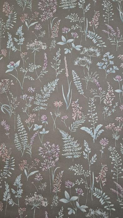 Продам тонкие обои 3,5 рулона