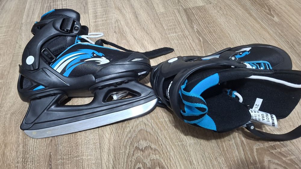 Vând patine marca Crowned Junior