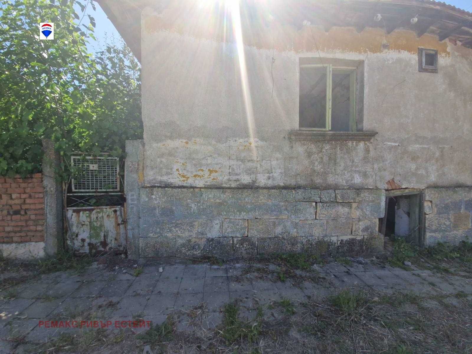 Поземлен имот за продажба в с. Обретеник