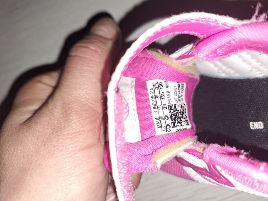 Adidasi sunt într-o stare foarte bună!