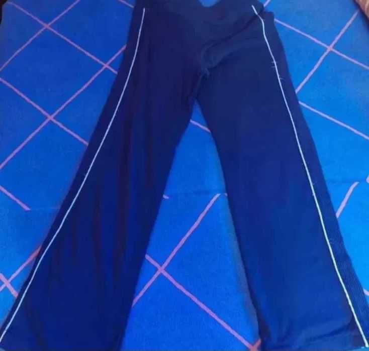 Set pantaloni sport 2 bucăți second hand