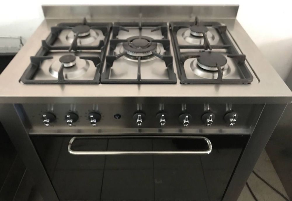 Газовая плита продам