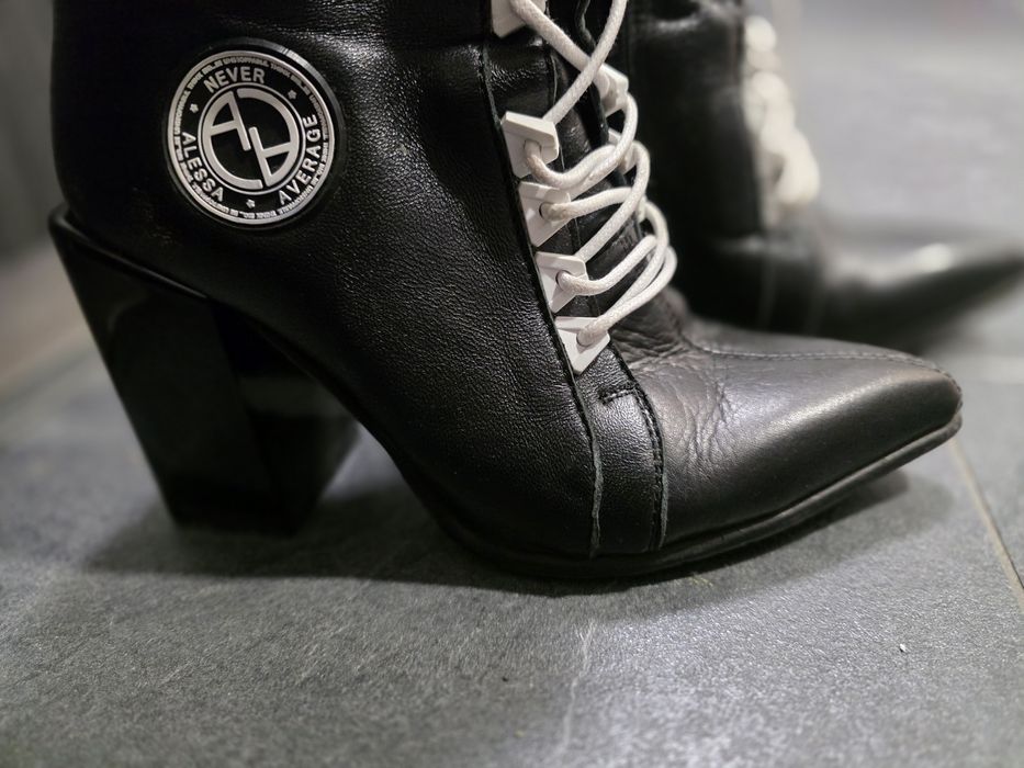 Боти Alessa Run The World