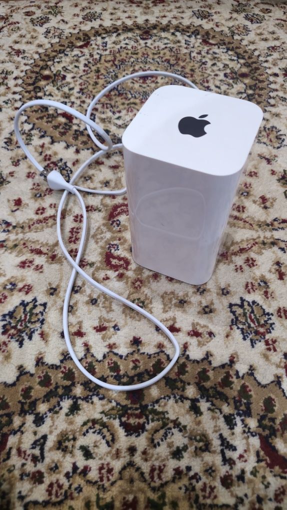 Apple Time Capsule 1TB — Wi‑Fi хранилище и роутер от Apple