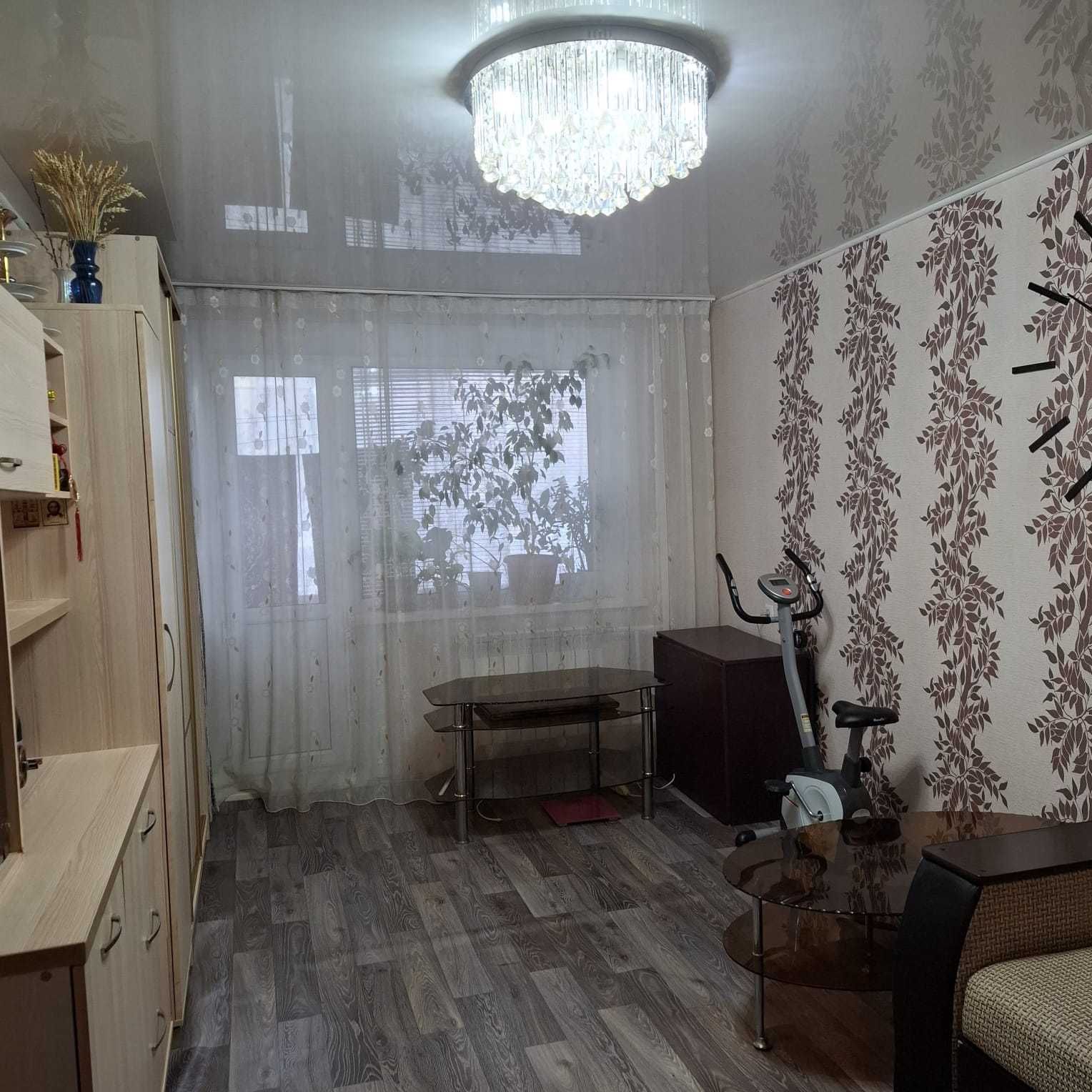 Продам 2 х комнатную в Западном (мкр Г)