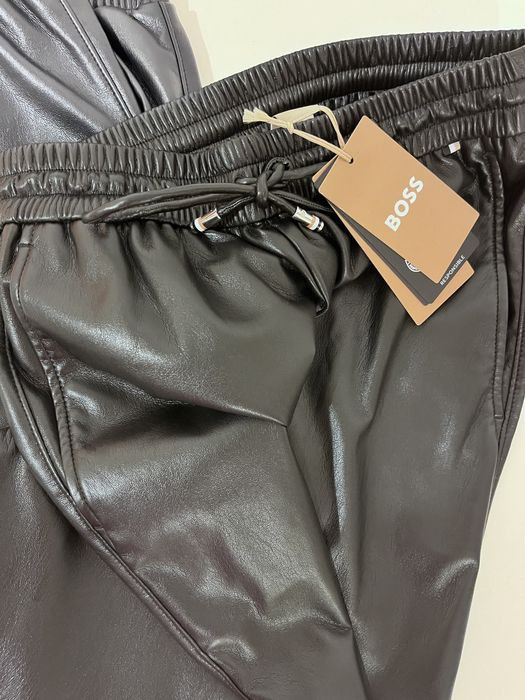 BOSS noi cu etichetă de la 900 RON la 350 ron