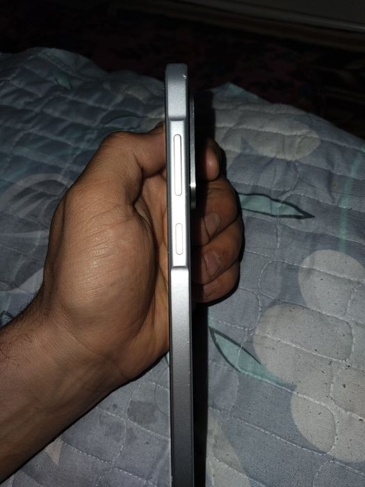 Samsung a 36 xolati yaxshi