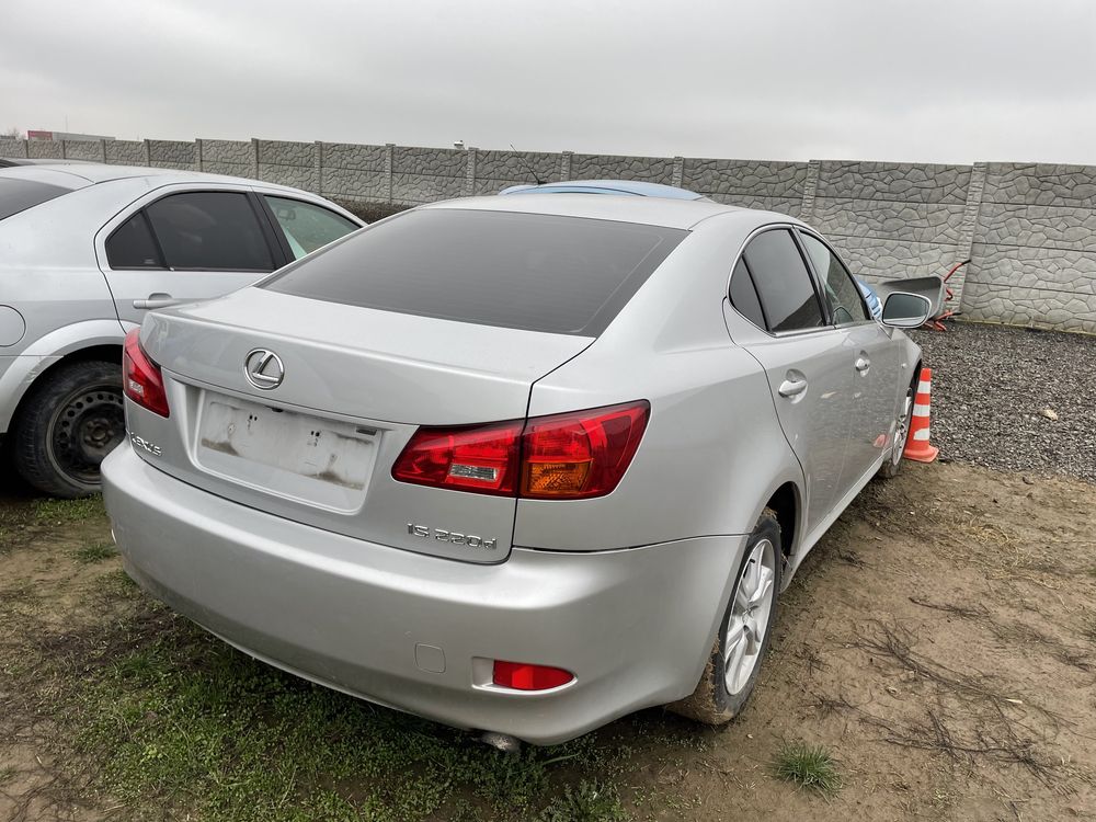 Dezmembrez lexus is 220