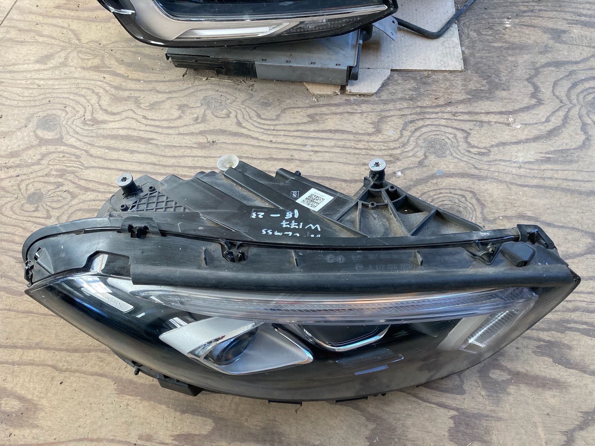 Десен фар за Mercedes A-class. W177. 18-23. Led. Оригинален.