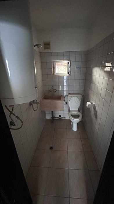 Дава се под наем Двустаен апартамент в Бургас, Лазур - 45 кв.м за 153 € - Снимка #2