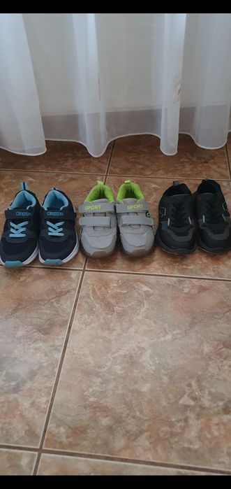 Lot adisași băiețel mărimea 28 menționez că cei de la Kappa sunt noi