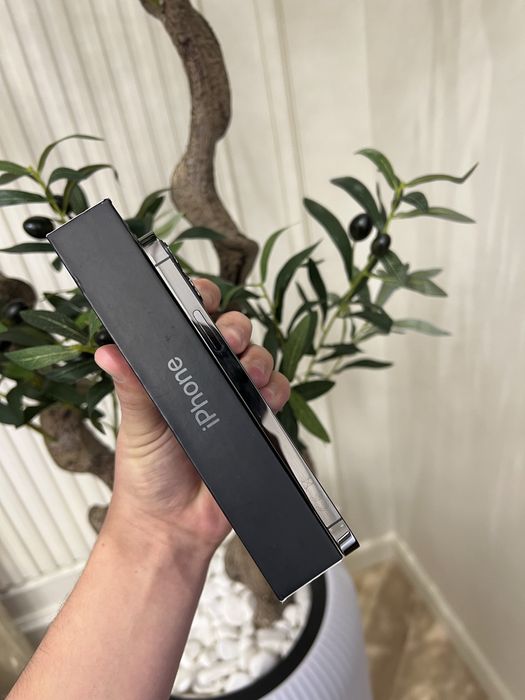 Iphone 12 pro очилмаган