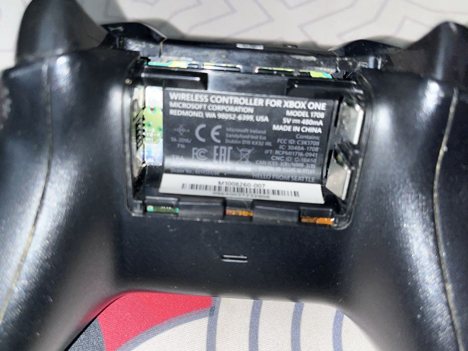 Xbox one X 1TB 1 controller si 12 jocuri