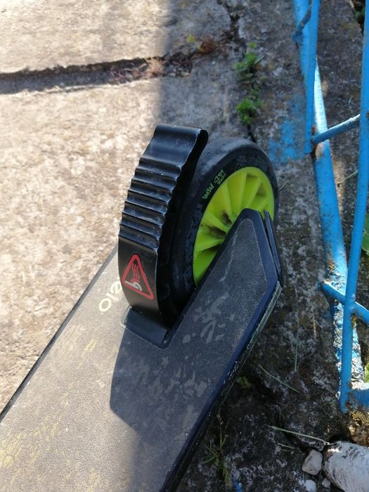 Trotineta pliabila pentru copii firma Decathlon