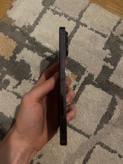 Iphone 14 pro max,256 gb(putin fisurat ecran)