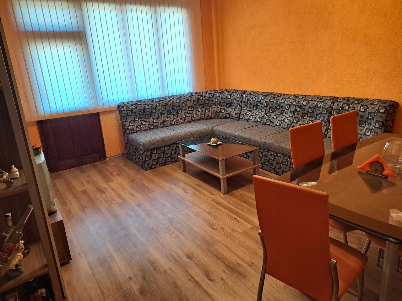 Продава се Тристаен апартамент в Панагюрище - 140 кв.м за 858 €/кв.м - Снимка #1