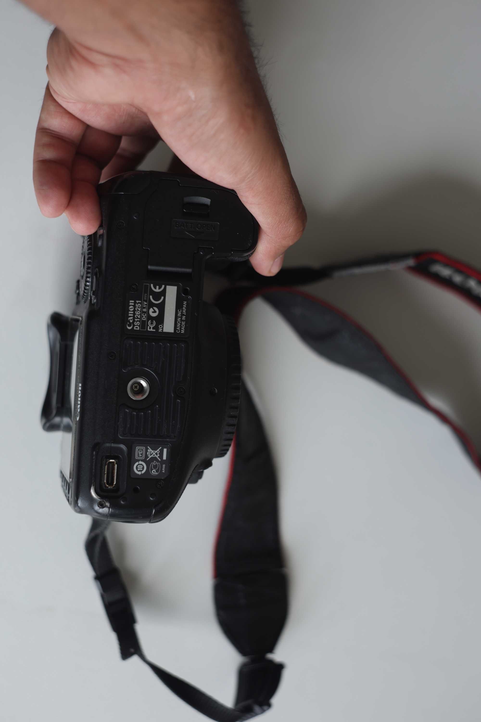 зеркальный фотоаппарат, Canon 7d