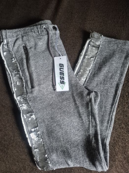 Pantaloni damă Guess