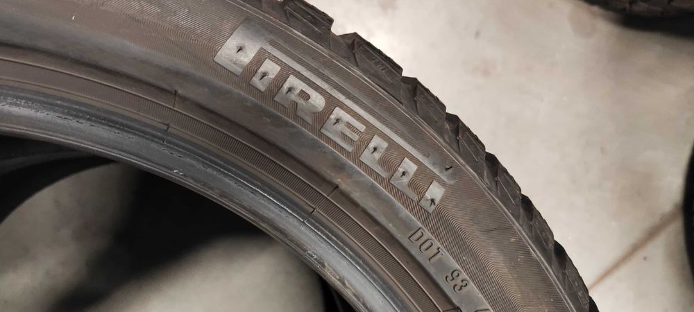 4бр.зимни гуми 255/40/18 Pirelli