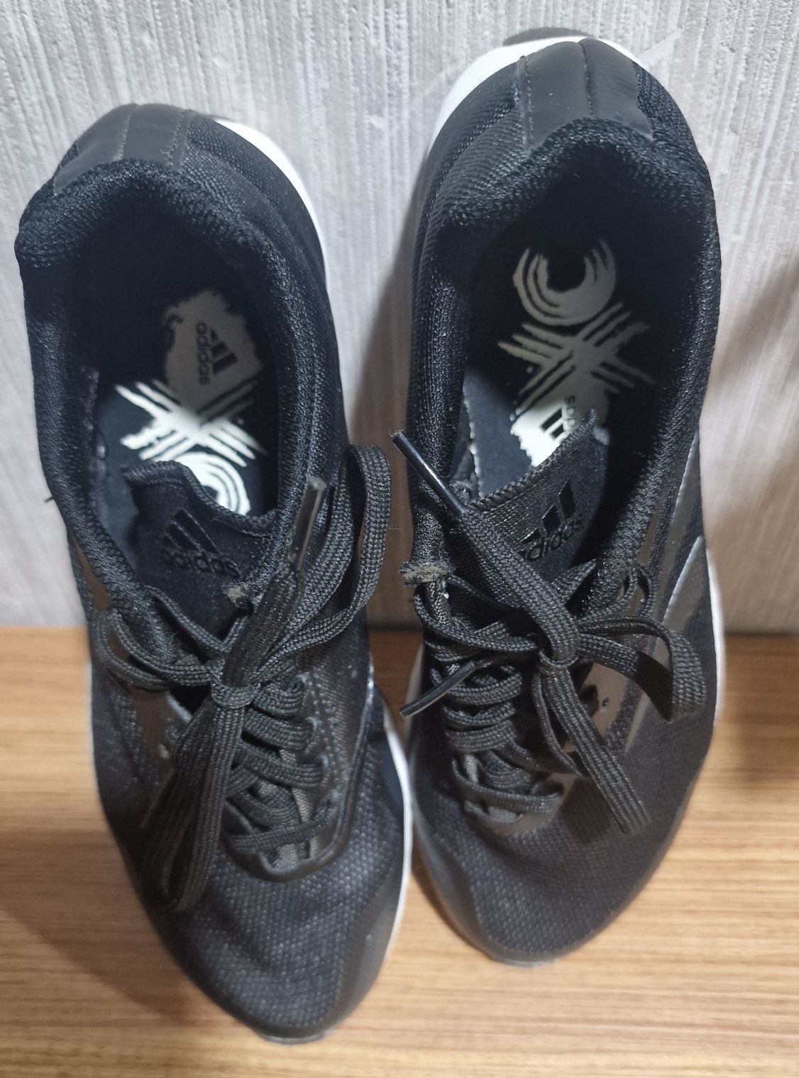 Шпайкове Adidas, н-р 36,5 за лека атлетика.