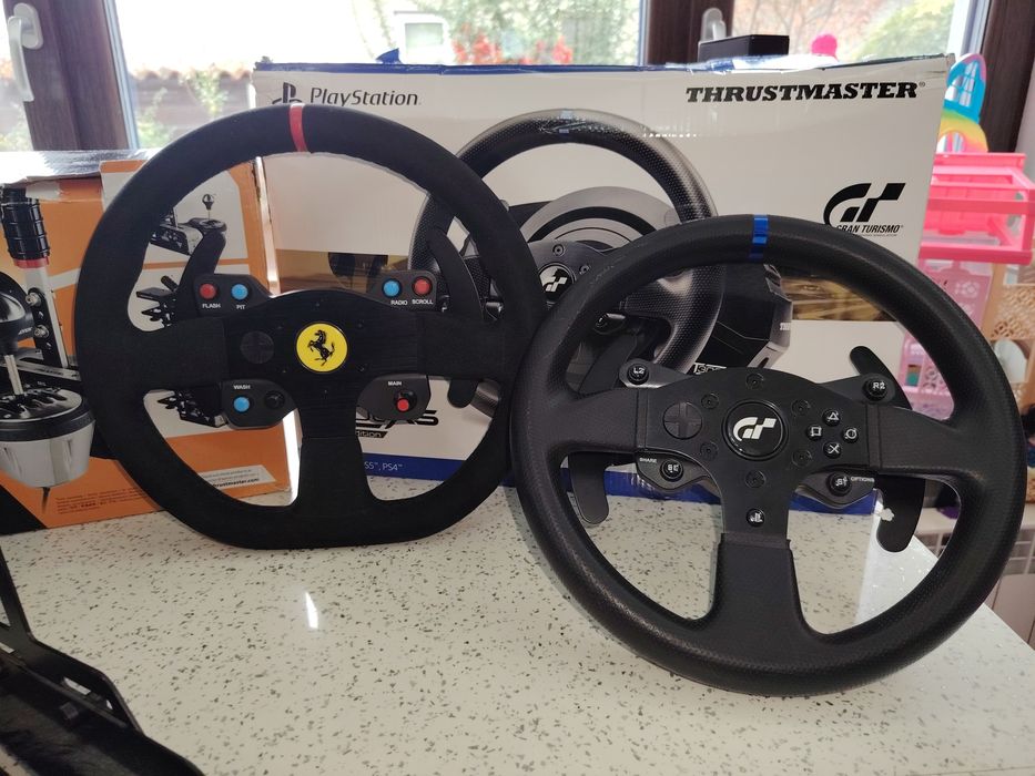 Set complet, volan de curse trustmaster ca nou