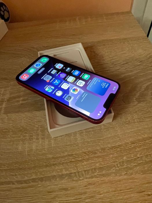 Apple  iPhone 13  перфектен