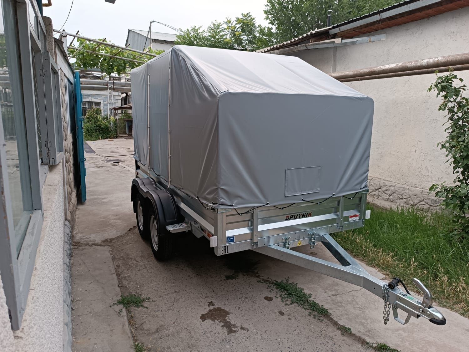 Прицеп двухосный 3 метра новый.