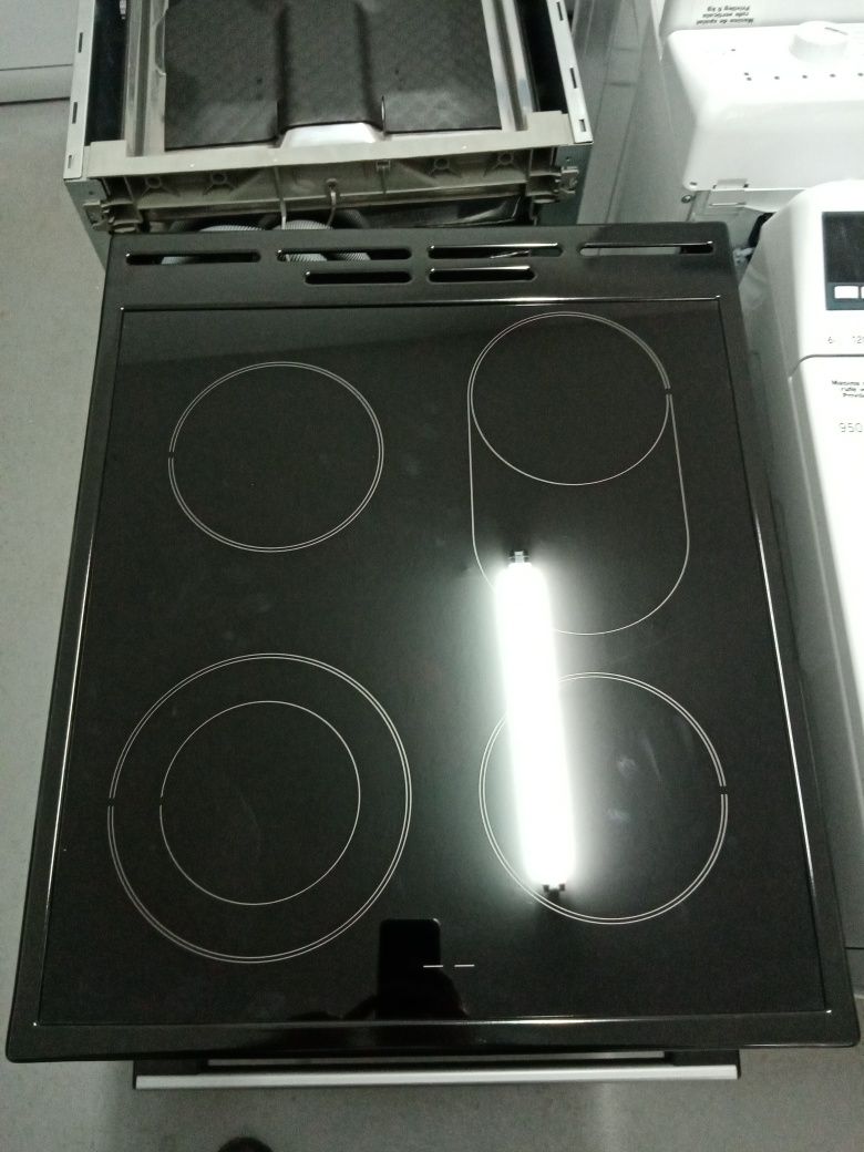 Cuptor electric Gorenje cu plita vitroceramica